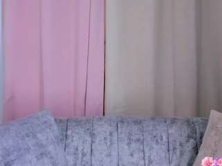 Live webcam model april-adamson on Soda Cams