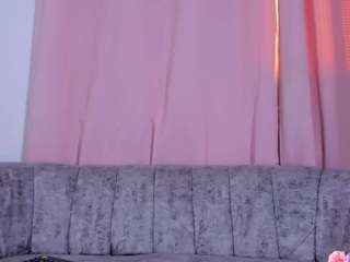 april-adamson Live Webcam on CamSoda