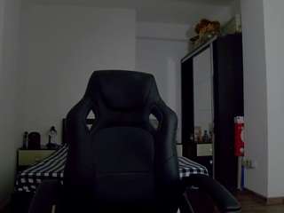 dedesibel1's CamSoda show and profile