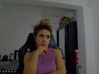 dedesibel1 Live Webcam on CamSoda