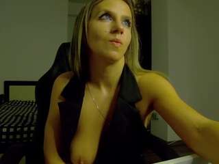 dedesibel1 Live Webcam on CamSoda