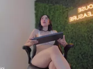 Megara's Live Sex Cam Show