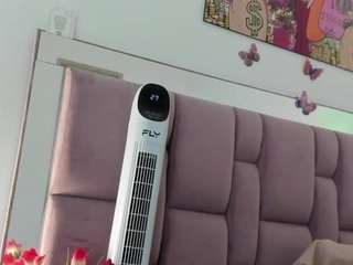 cynthiaa live cam preview