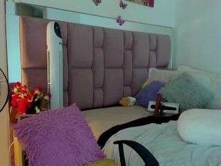 cynthiaa live on CamSoda