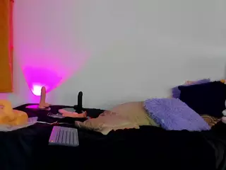 cynthiaa's Live Sex Cam Show