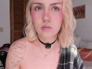 Live webcam model maeeve on Soda Cams