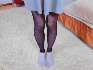 Watch the gorgeous streamer Lizzhopf as she's fingering her build lizzhopf from CamSoda