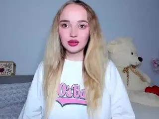 mercedesskyye's Live Sex Cam Show