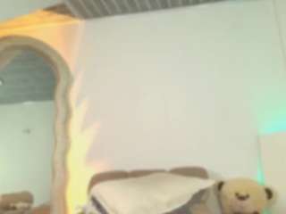 Maddy live cam preview