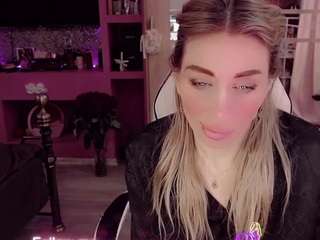 annie1ann — LIVE on Camsoda