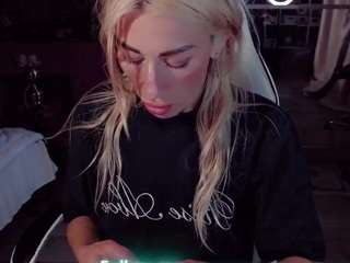 annie1ann Live Webcam on CamSoda