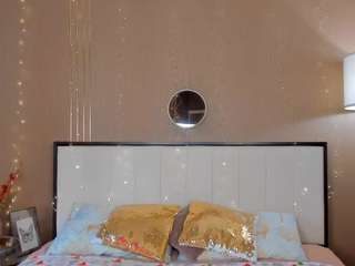 bellatip's CamSoda show and profile