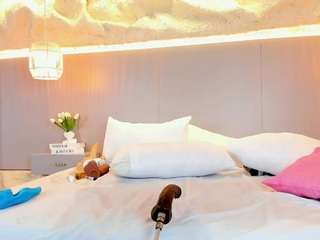 elizabeth-bree webcam