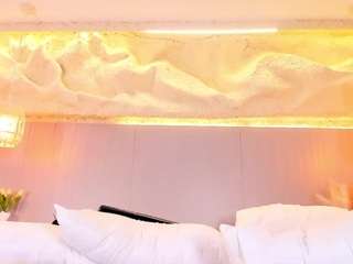 elizabeth-bree live webcam show
