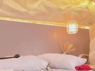 elizabeth-bree live cam preview