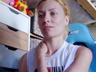 karoline1201 Live Webcam on CamSoda