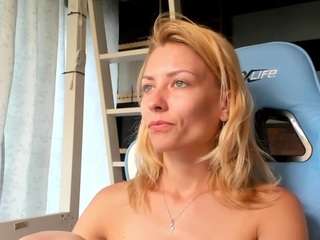 karoline1201 webcam