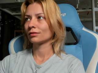 karoline1201 Live Webcam on CamSoda