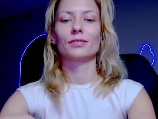 karoline1201 Live Webcam on CamSoda