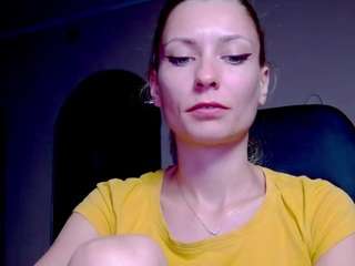karoline1201 webcam model
