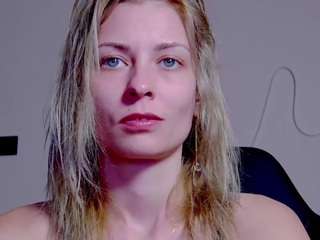 karoline1201 Live Webcam on CamSoda