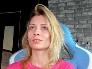 karoline1201 Live Webcam on {site_name}