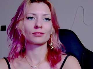 karoline1201 Live Webcam on CamSoda