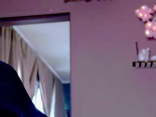 karoline1201 Live Webcam on CamSoda