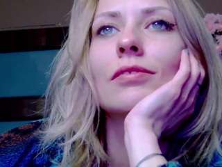 karoline1201's CamSoda show and profile