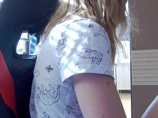 karoline1201's CamSoda show and profile