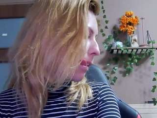 karoline1201 Live Webcam on CamSoda