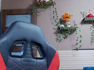 karoline1201's CamSoda show and profile