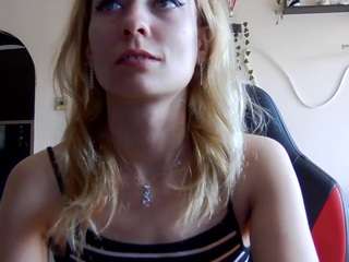 karoline1201 Live Webcam on CamSoda