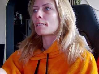 karoline1201 webcam