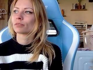 karoline1201 Live Webcam on CamSoda