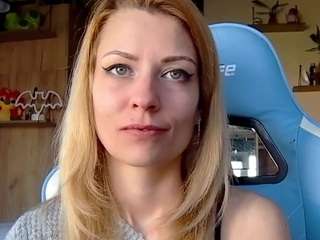 karoline1201 Live Webcam on CamSoda