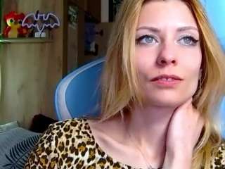 karoline1201 Live Webcam on CamSoda