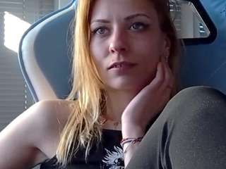 karoline1201 Live Webcam on CamSoda