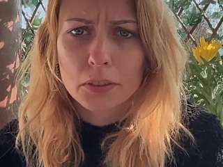 karoline1201 live cam profile