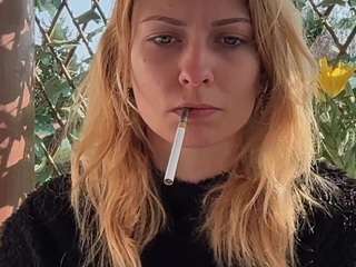 karoline1201 live cam profile