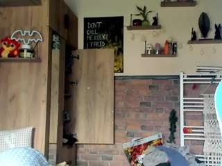 karoline1201's CamSoda show and profile