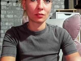 karoline1201 live webcam show