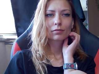 karoline1201 live cam preview