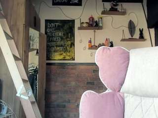 karoline1201 webcam model