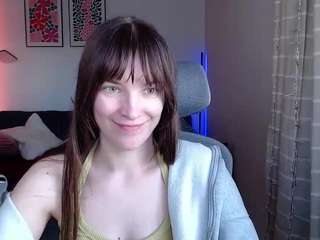 onexkenzie, female webcam model,  years old, on live webcam