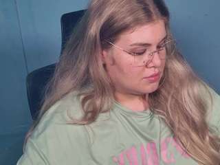 Live cam show with Ally