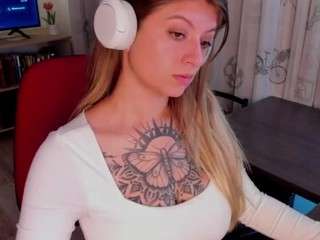 emmaa-hostt