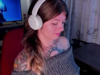 emmaa-hostt