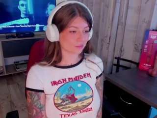 emmaa-hostt