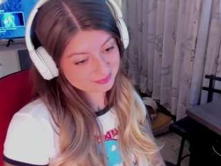 emmaa-hostt
